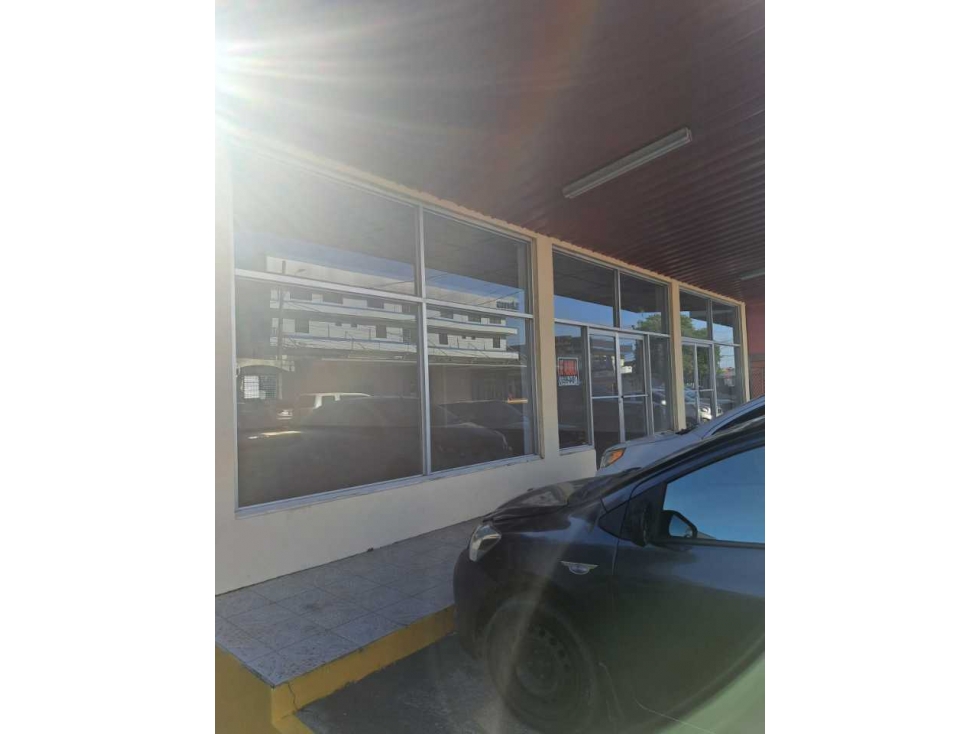 SE ALQUILA LOCAL 90 METROS DAVID - 2