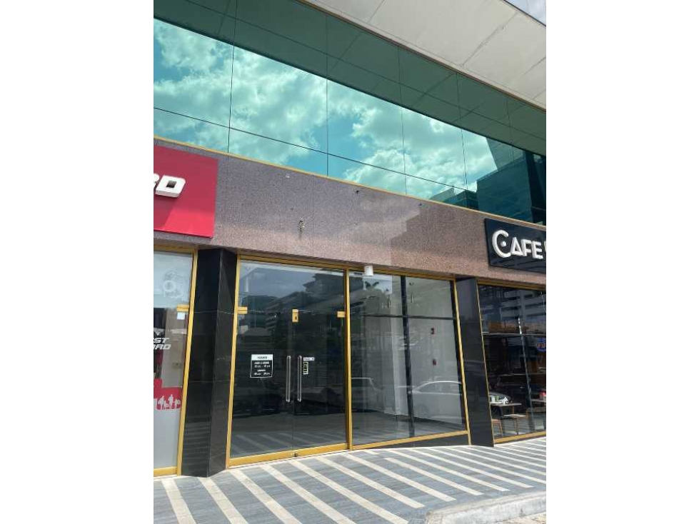 SE ALQUILA LOCAL CALLE 50 >>VIA PRINCIPAL<<