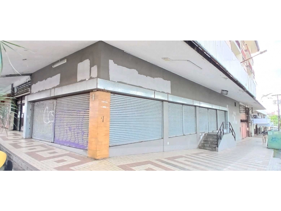 SE ALQUILA LOCAL COMERCIAL, 287M2 EN LA EXPOSICION ANTIGUO MCDONALD'S - 3