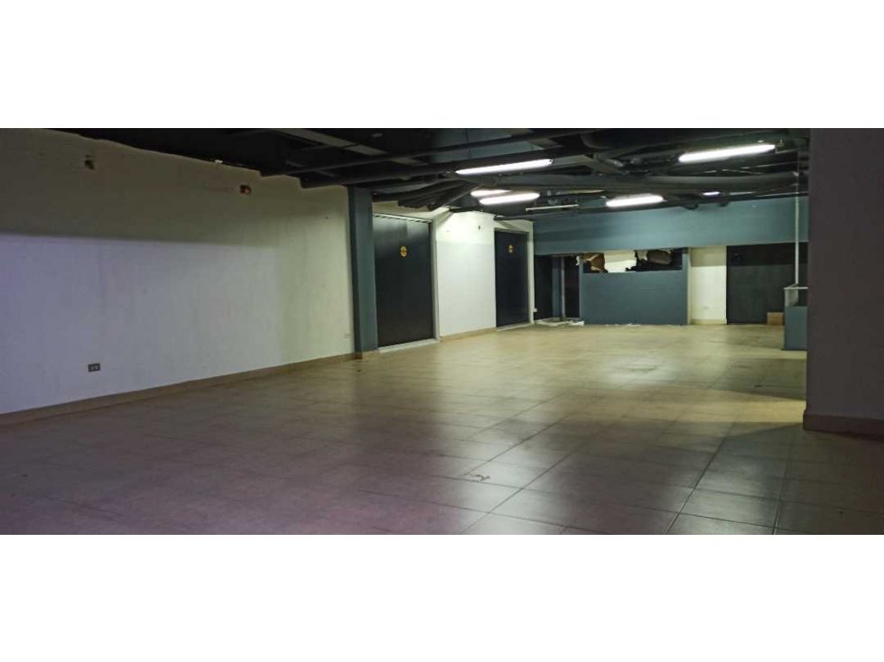 Se alquila local comercial en CentenialMall - 3