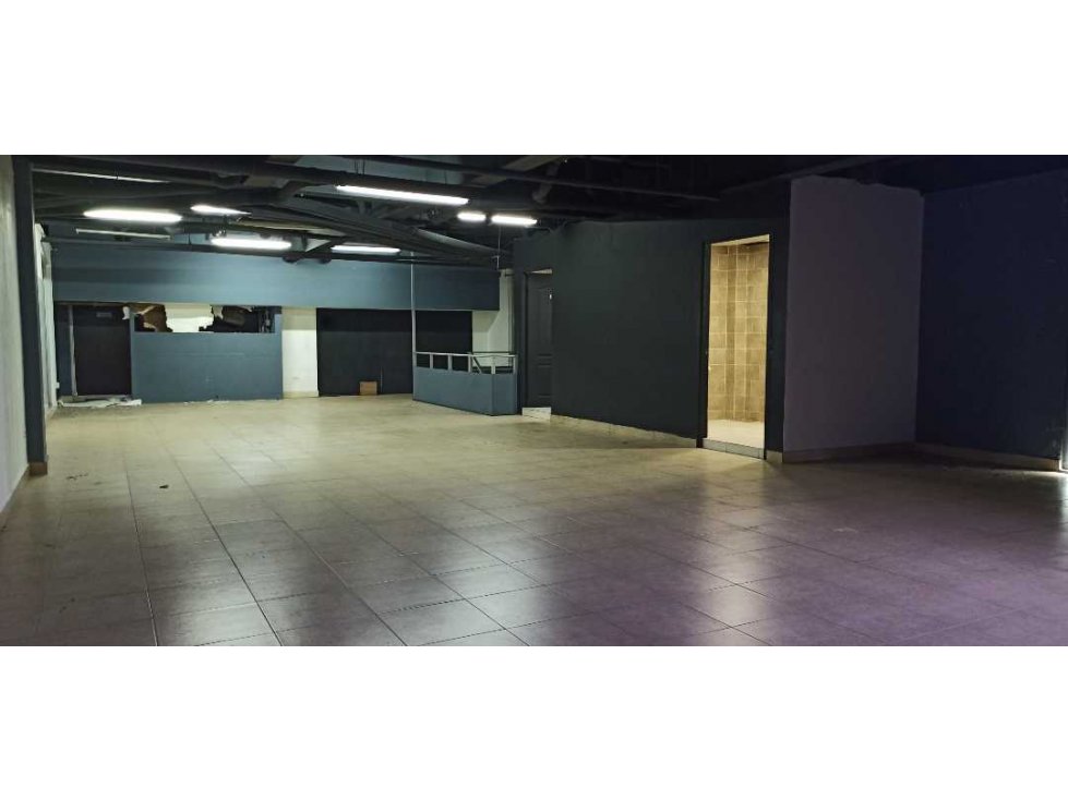 Se alquila local comercial en CentenialMall - 4