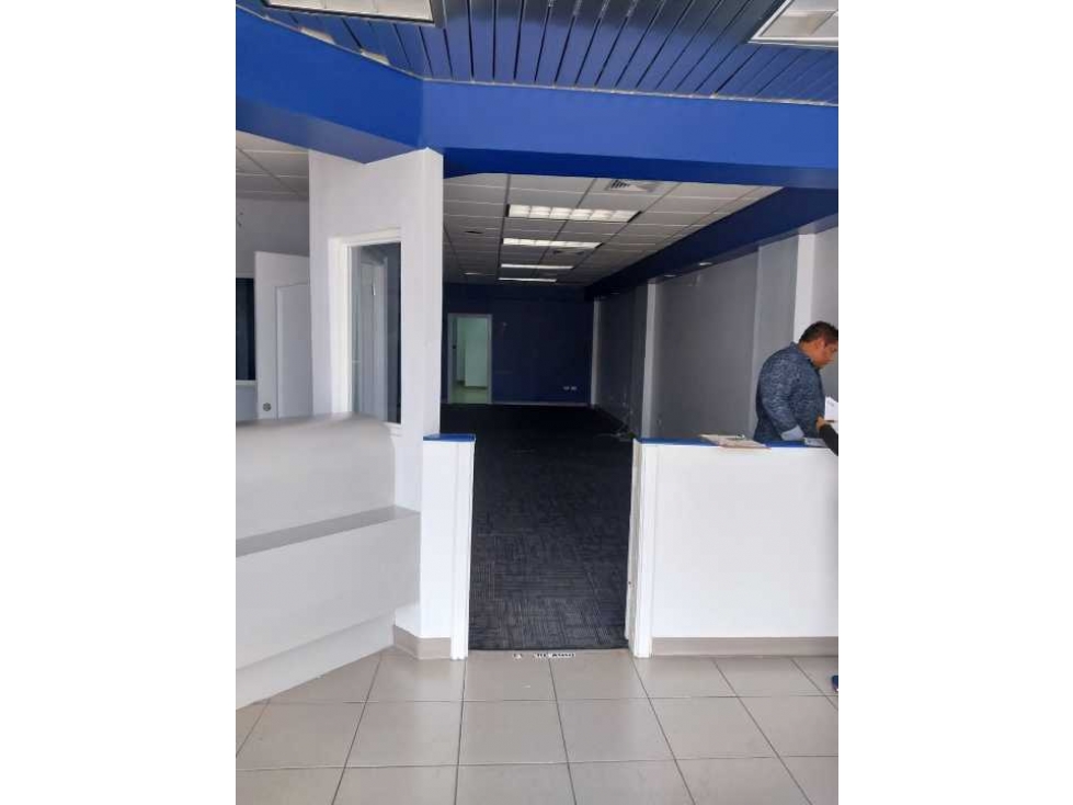 Se alquila local comercial en Plaza Cordoba — foto 3