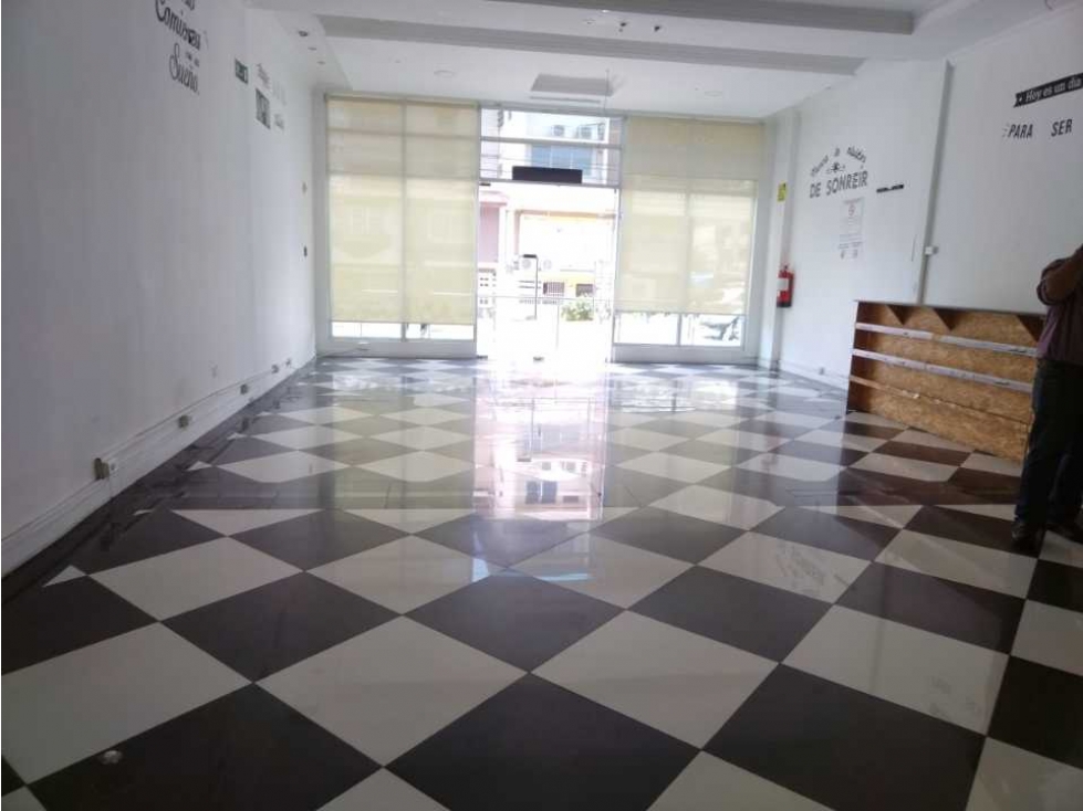 Se Alquila Local Comercial en San Francisco punto estratégico — foto 4