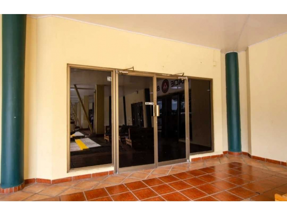 Se Alquila Local Comercial en Albrook - 2