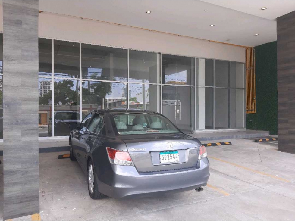 SE ALQUILA LOCAL COMERCIAL EN PARQUE LEFEVRE — foto 4