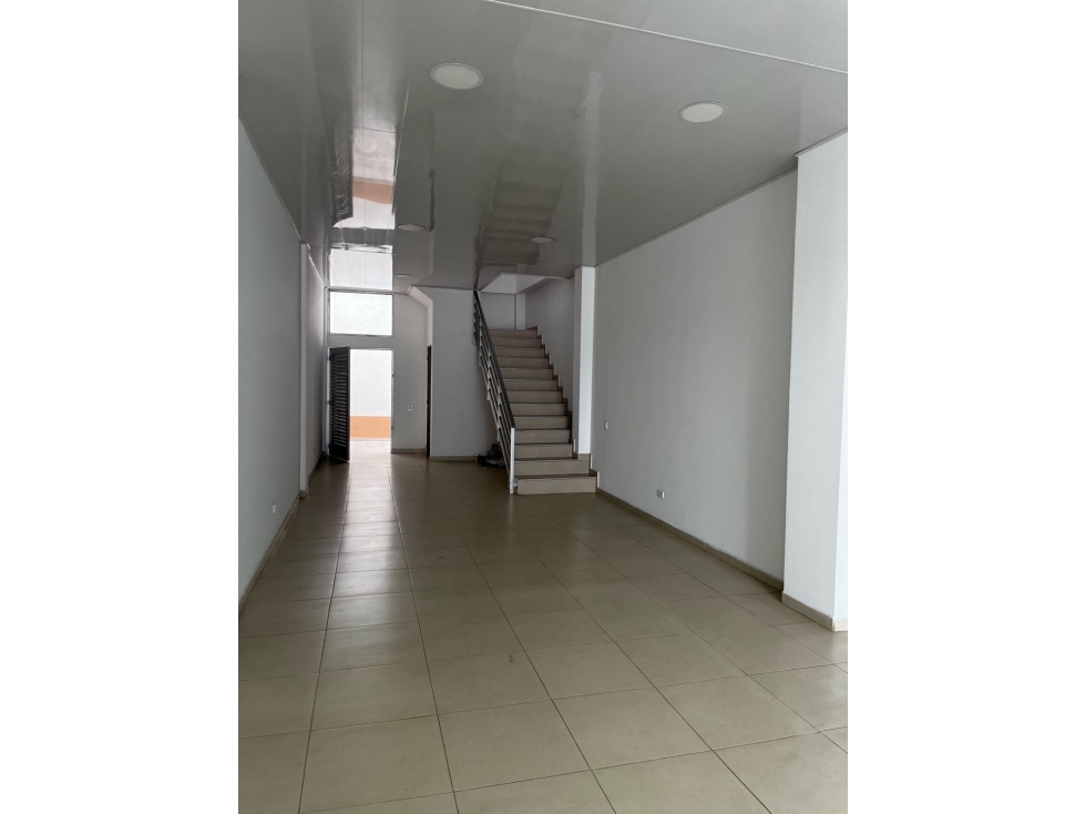 Se alquila local comercial en la rosevelt — foto 2