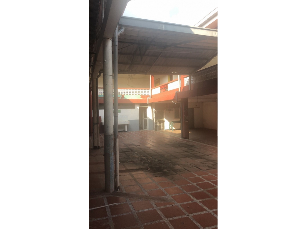 SE ALQUILA LOCAL COMERCIAL SANTA ELENA ANTIGUA GALLERA SP — foto 2