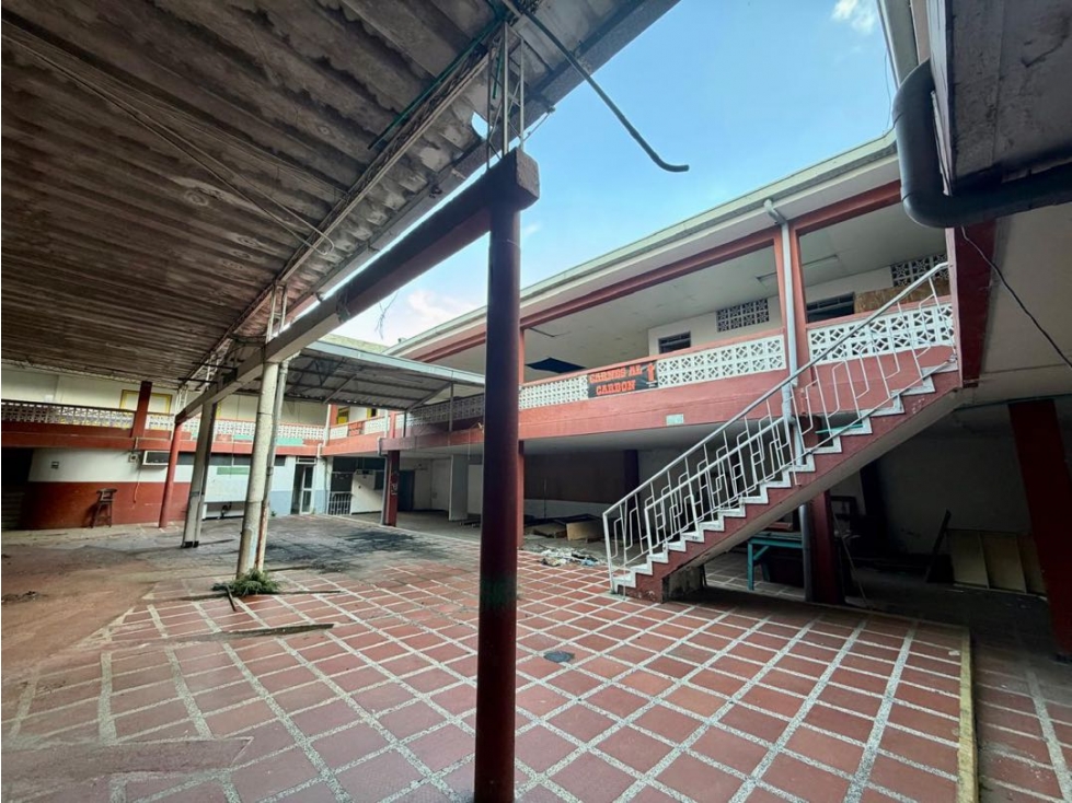 SE ALQUILA LOCAL COMERCIAL SANTA ELENA ANTIGUA GALLERA SP — foto 3