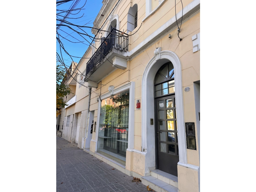 Se alquila local comercial en B° Alta Córdoba excelente ubicación - 1