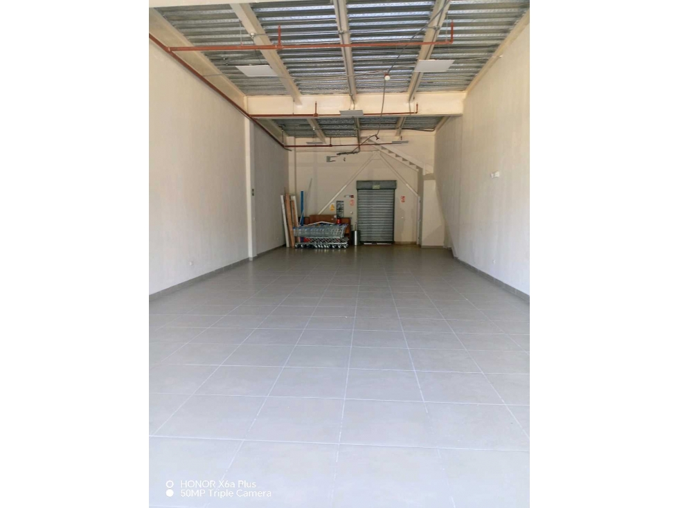 Se alquila local de 131 mtrs en David. Exclusiva plaza comercial — foto 2