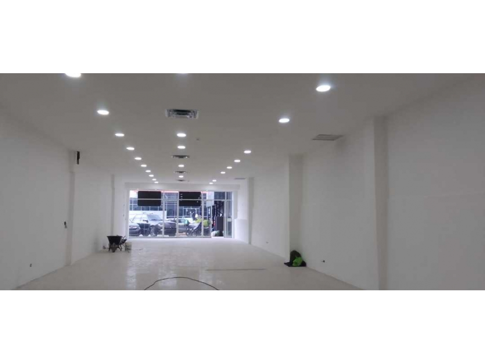 Se alquila local de 257 mts en Calle 50 $7,720