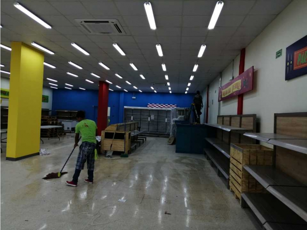 Se alquila local de 360 mts en La Chorrera sobre vía principal $3500 — foto 2
