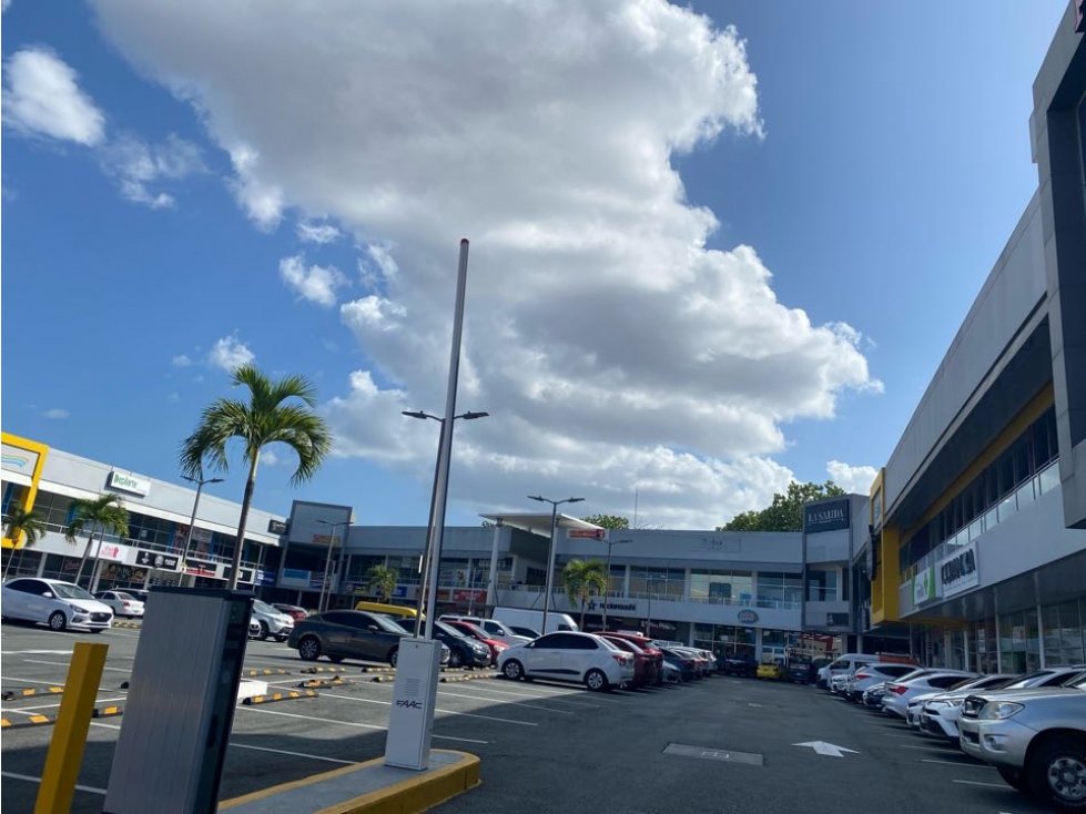 Brisas Golf Mall/Local $2,800/ Alquiler - 6