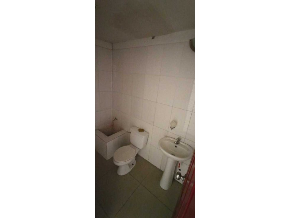 Se Alquila Local en Costa del Este, 96m2, $2100 - 4