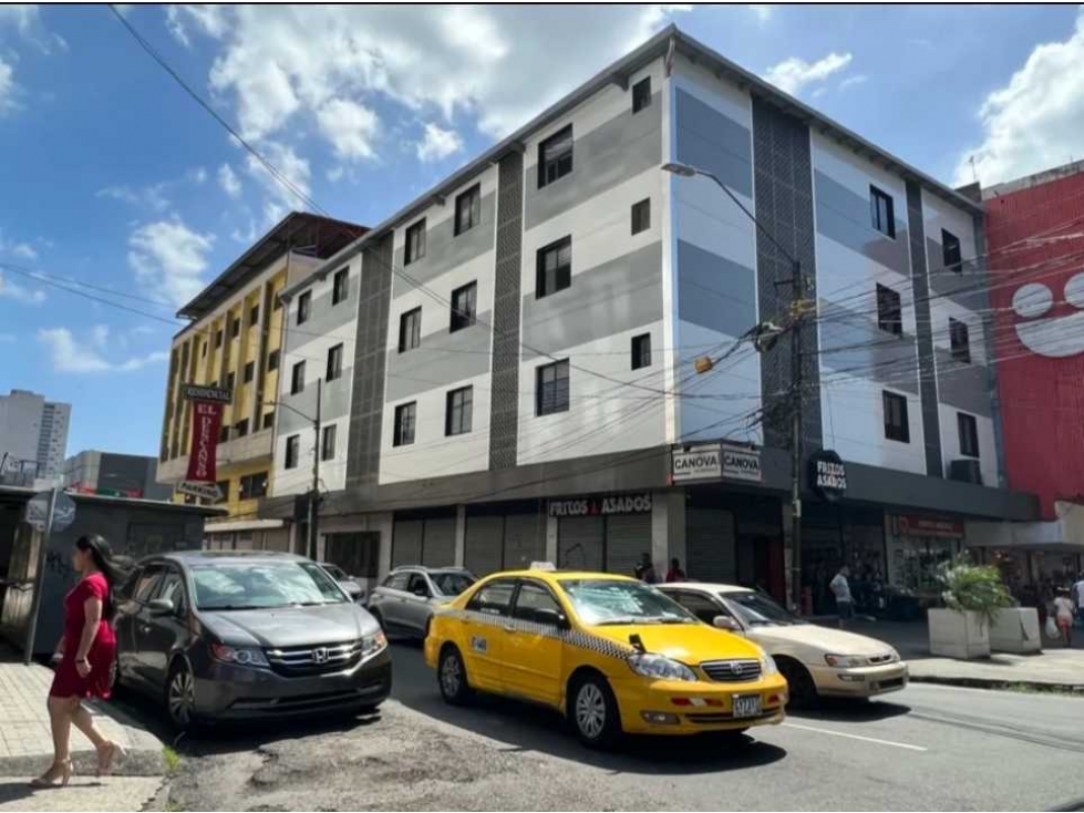 Se alquila local en esquina de Calidonia para restaurante o panadería