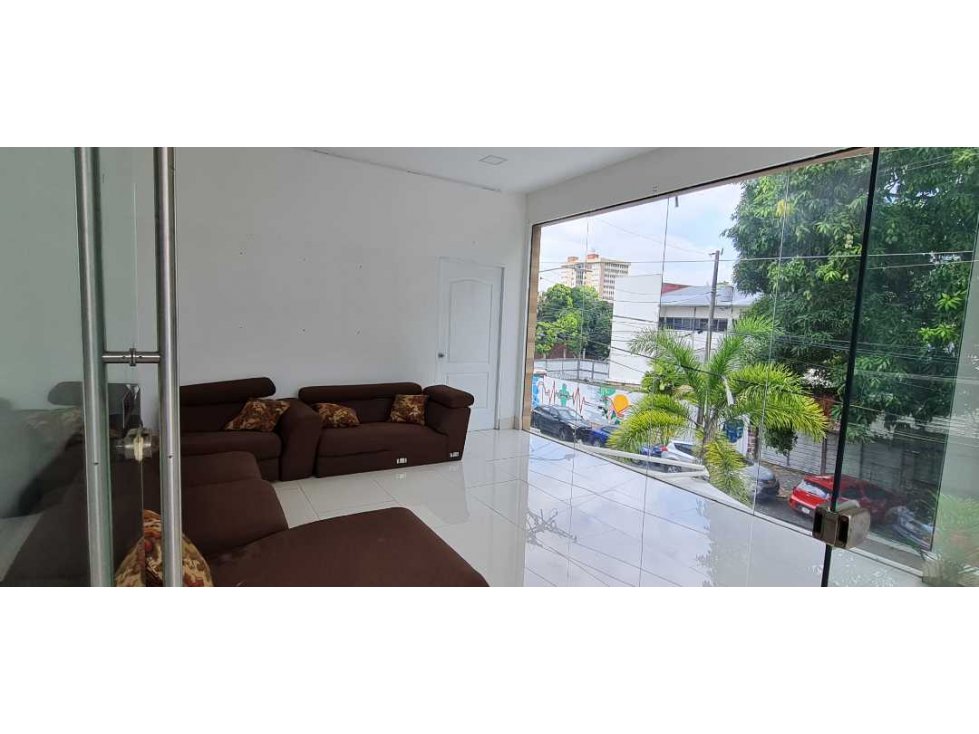 Se alquila locales de 65 mts en Bella vista en un primer piso $1500