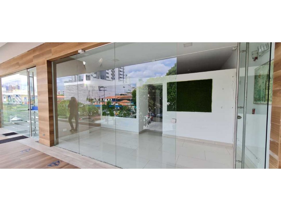 Se alquila locales de 65 mts en Bella vista en un primer piso $1500 — foto 6
