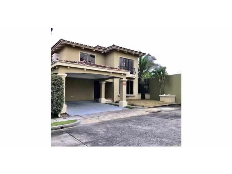 SE VENDE CASA EN PH PASEO DORADO