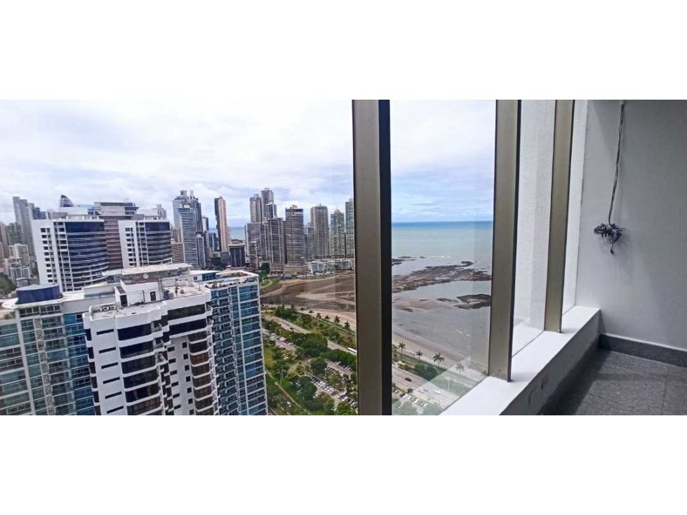 Se Alquila oficina con vista Panorámica en la mejor zona de Balboa. - 4