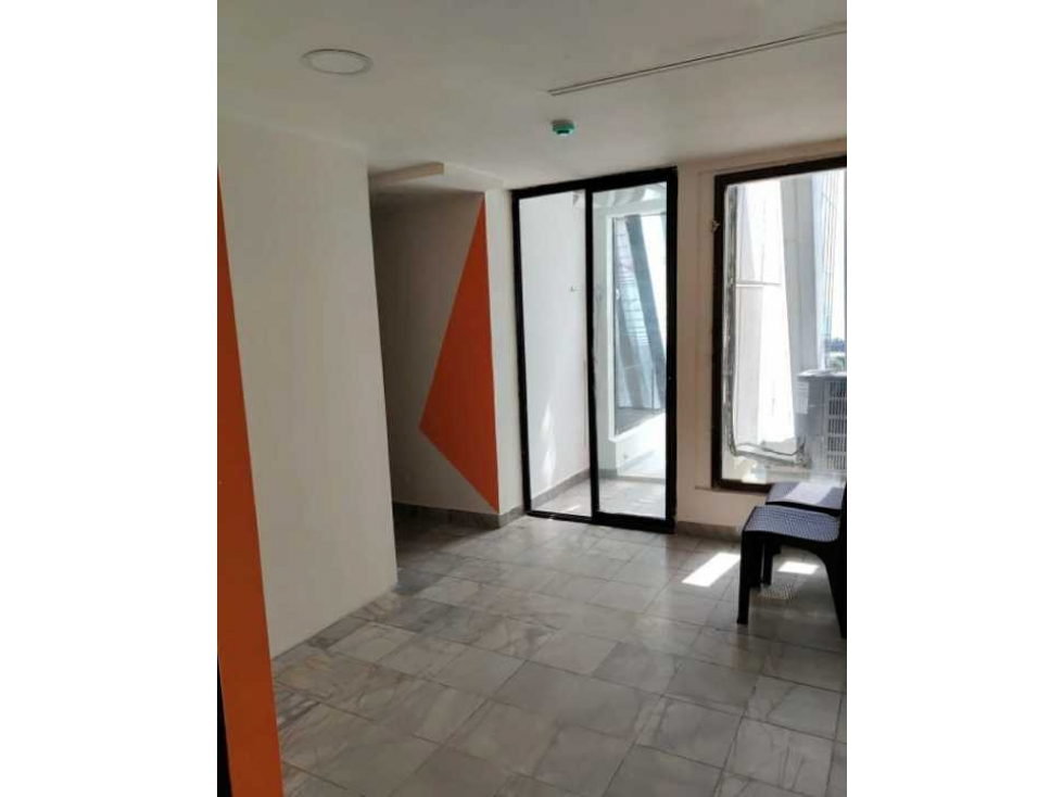 SE ALQUILA OFICINA EN AVENIDA BALBOA PISO DE MARMOL 98MT — foto 2