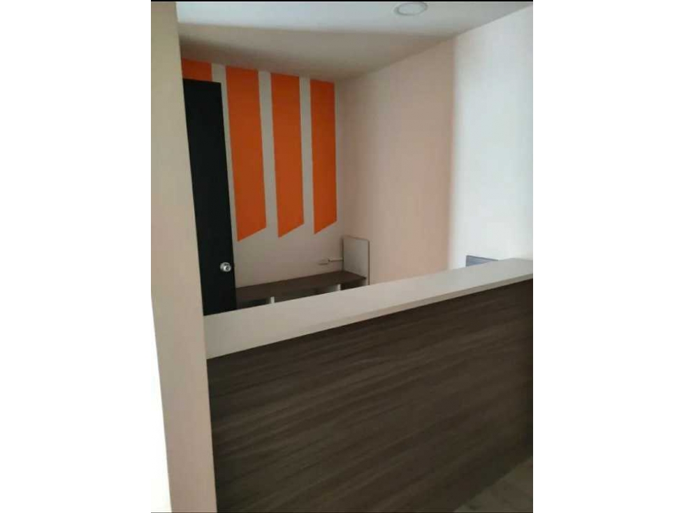 SE ALQUILA OFICINA EN AVENIDA BALBOA PISO DE MARMOL 98MT — foto 3