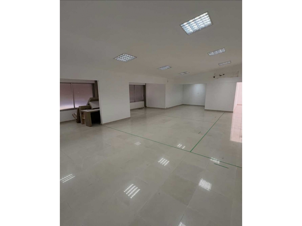 SE ALQUILA OFICINA EN NATURA PLAZA (CIUDAD JARDIN)TP - 1