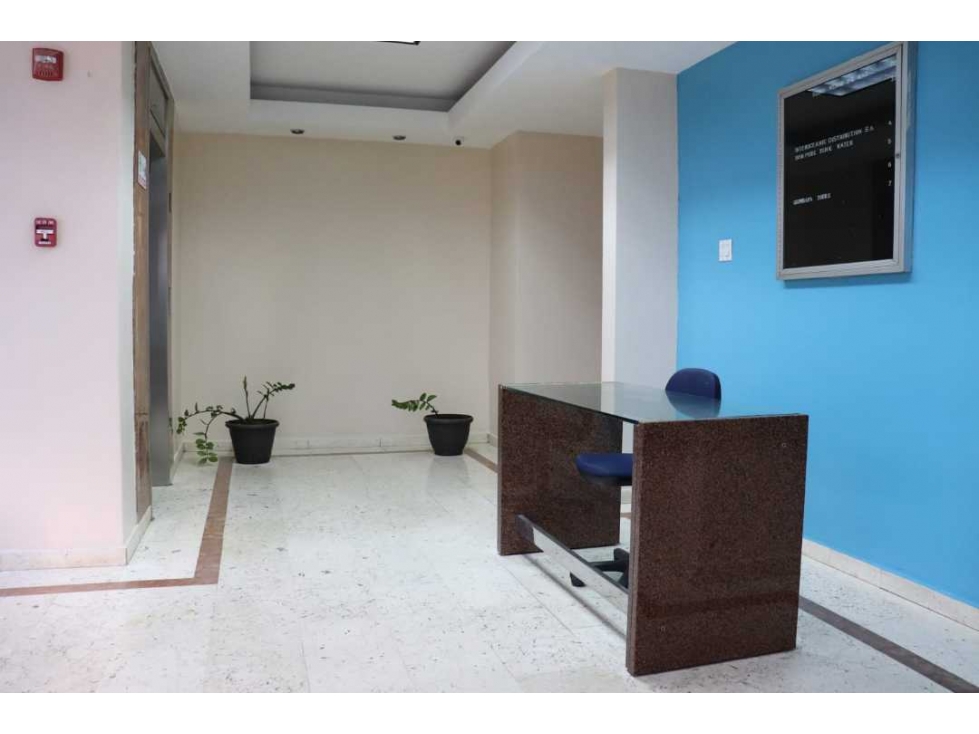 Se Alquila oficina Semi Amoblada en Avenida Balboa Ph Bac $2900 — foto 5