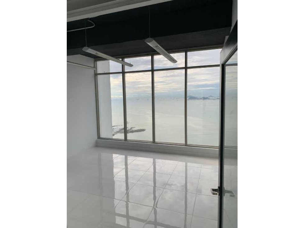 Se alquila Oficina Vacía en Torre Bicsa Avenida Balboa $2800 - 4