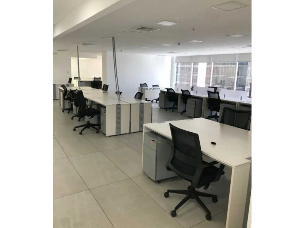 SE ALQUILA OFICINAS EN OBARRIO EXELENTE UBICACIÓN 8 PARKING