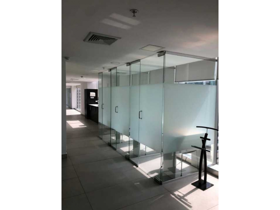 SE ALQUILA OFICINAS EN OBARRIO EXELENTE UBICACIÓN 8 PARKING — foto 5