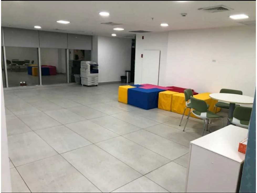 SE ALQUILA OFICINAS EN OBARRIO EXELENTE UBICACIÓN 8 PARKING — foto 6