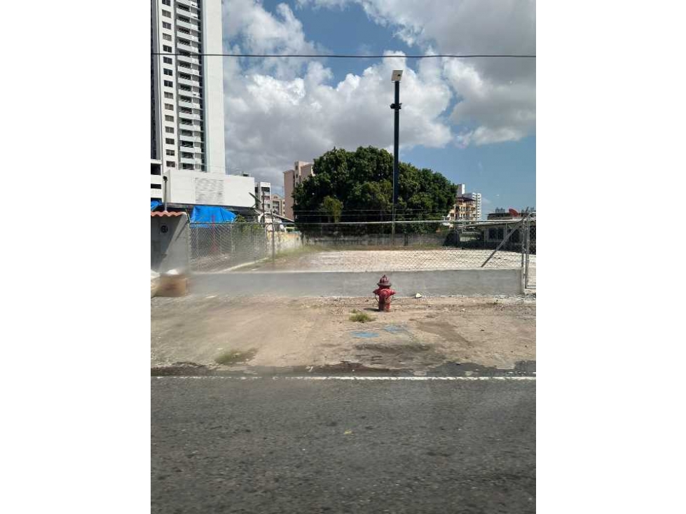 Se alquila terreno plano de 900 mts en Parque Lefevre $2,750 - 3