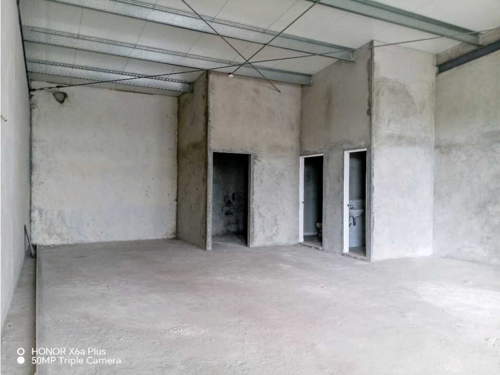 Se alquilan local de planta alta en Mall Parque Central, Bugaba - 2