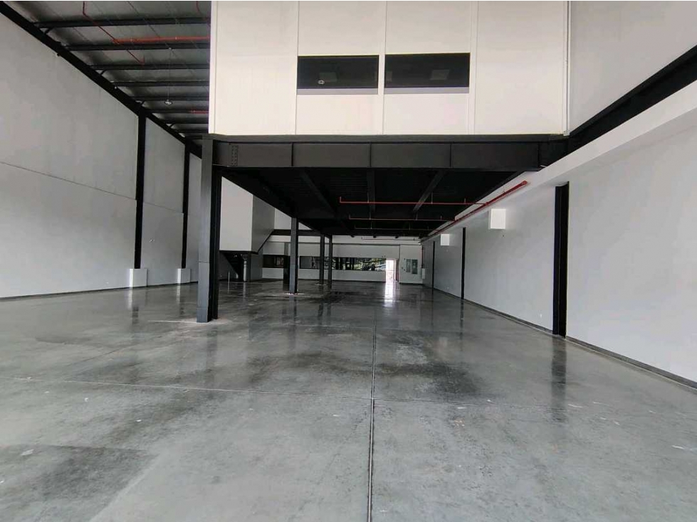 Se alquilan Locales Comerciales desde 168m2 en Autopista - La Chorrera — foto 2