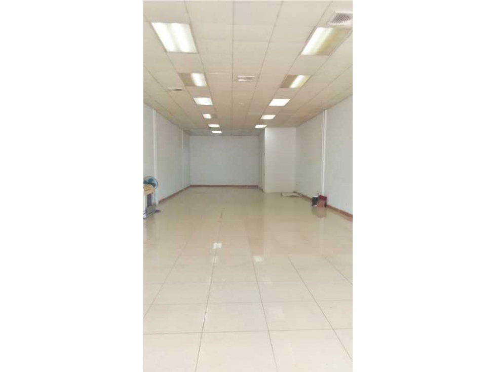 Se alquilan locales de 130 y 150 mts en via Principal de La Chorrera - 2