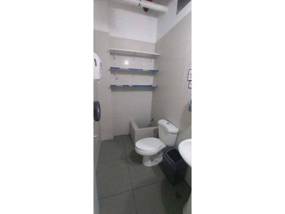 Se Alquilan Locales en la mejor ubicación de vía porras — foto 5