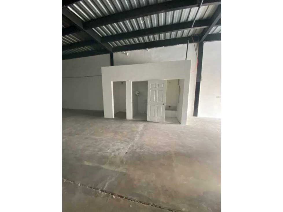 Se alquilan o se vende galeras 1800mts - 4