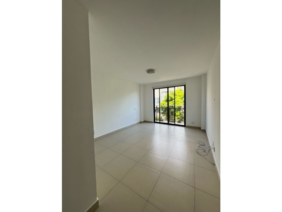 SE ALQUILA/VENDE APARTAMENTO EN RIVER VALLEY — foto 4