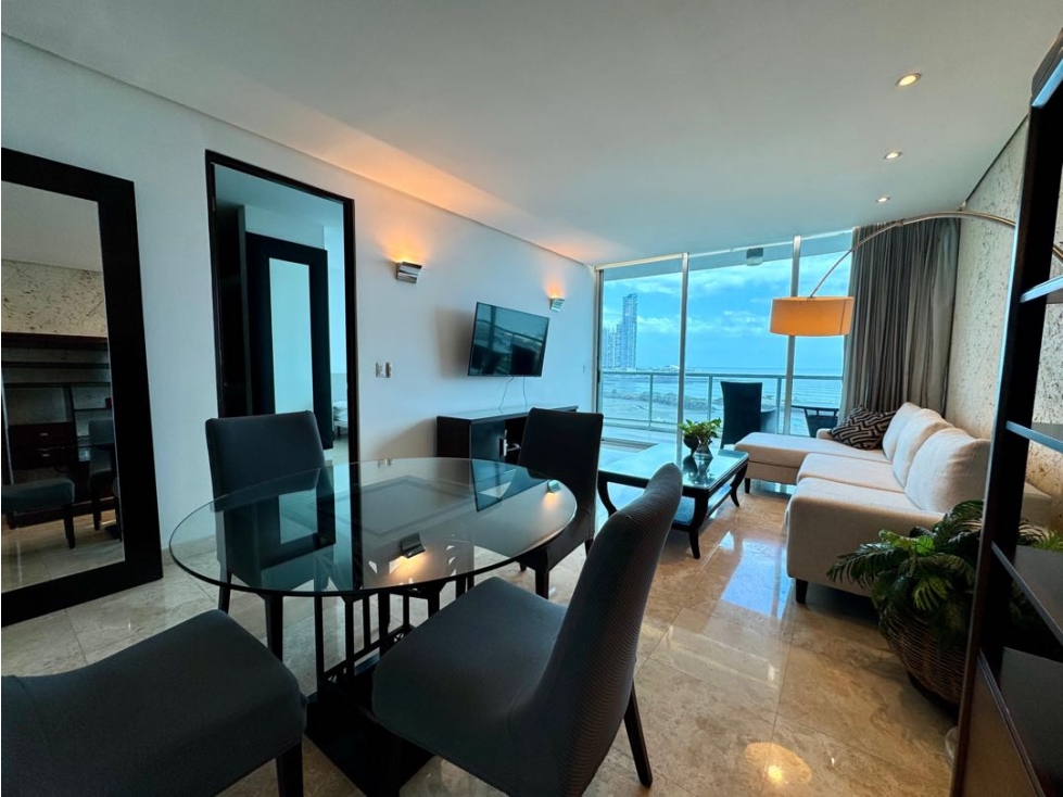 Se alquila apartamento Avenida Balboa