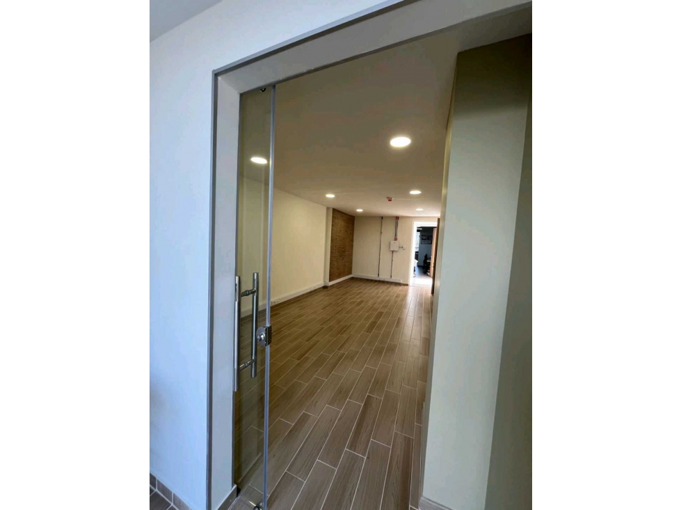 Se Vende oficina Centro Comercial Novaterra - 4