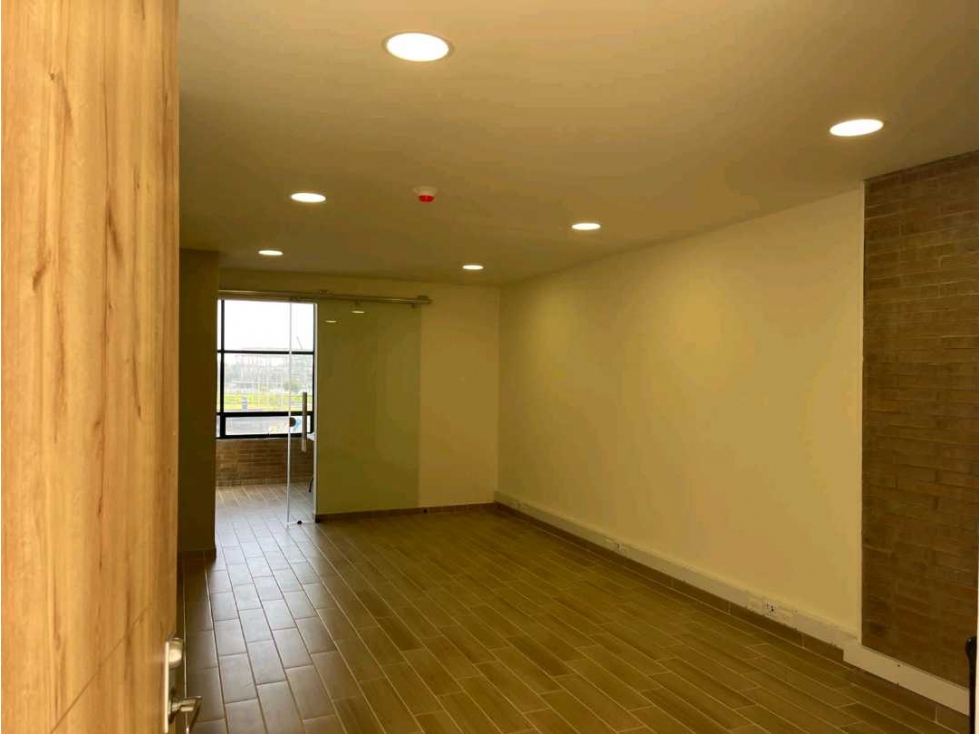 Se Vende oficina Centro Comercial Novaterra - 6