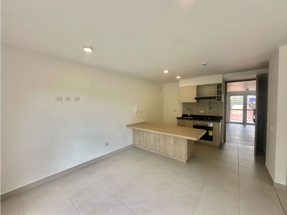 SE VENDE APARTAESTUDIO EN AVENIDA CENTENARIO CERCA A PLAZA FLORA - 2