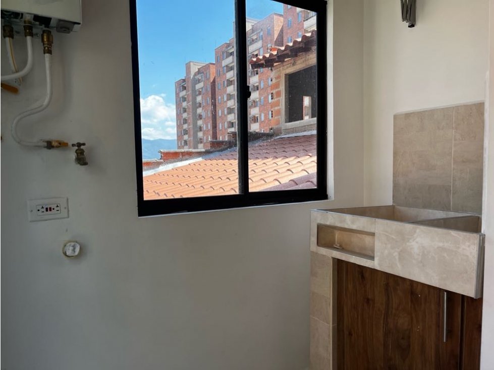SE ARRIENDA APARTAESTUDIO EN COLINAS DEL RODEO — foto 2