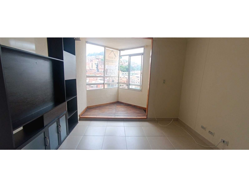 SE ARRIENDA APARTAESTUDIO EN EL CENTRO — foto 3