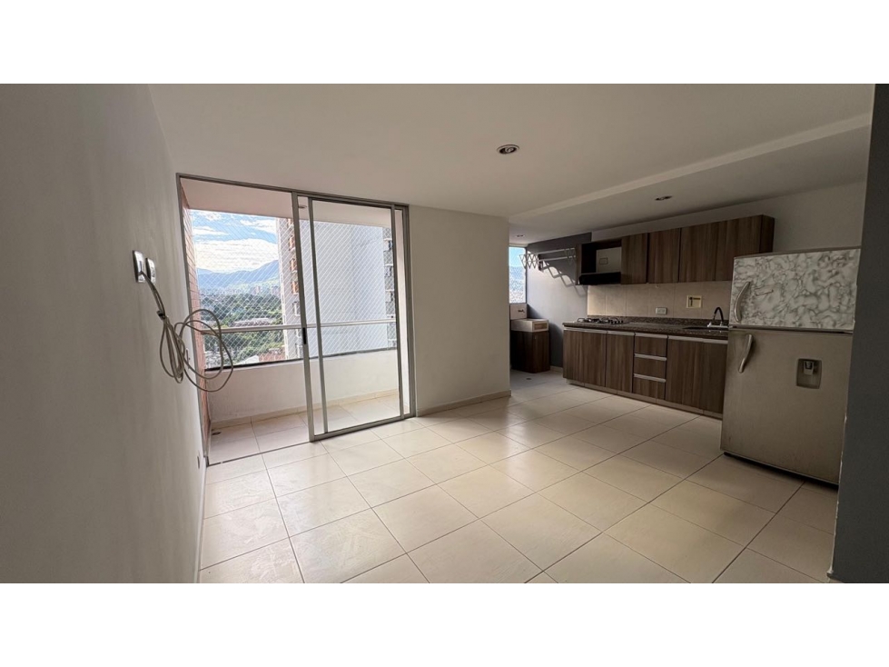 SE VENDE APARTAMENTO - A UNA CUADRA DEL PARQUE DE SABANETA — foto 2