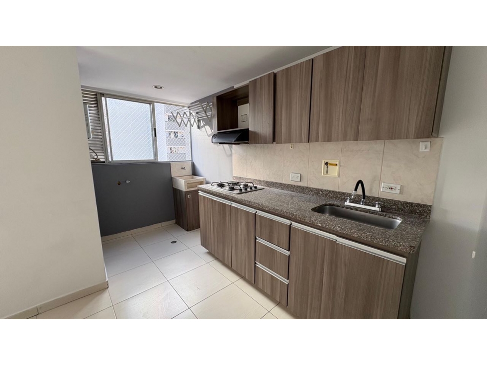SE VENDE APARTAMENTO - A UNA CUADRA DEL PARQUE DE SABANETA — foto 3