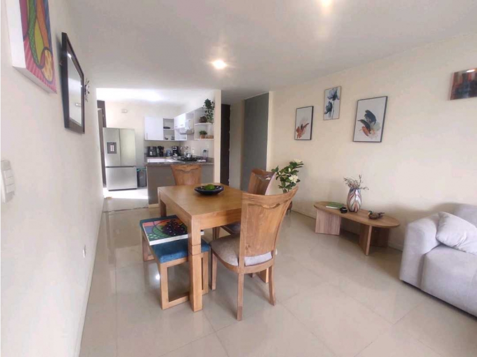 Se arrienda apartamento amoblando en el poblado loma castropol
