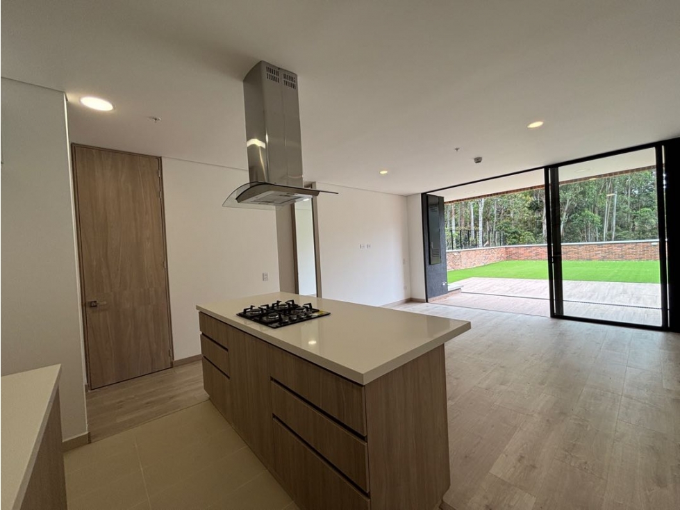 SE ARRIENDA APARTAMENTO CON TERRAZA SECTOR LA FE, EL RETIRO