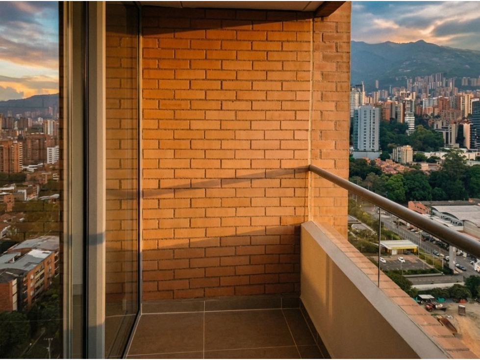 SE ARRIENDA APARTAMENTO EN CIUDAD DEL RIO- MEDELLIN