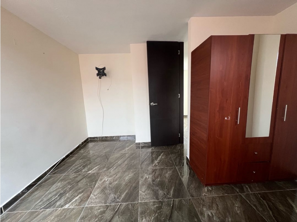 SE ARRIENDA APARTAMENTO EN EL CONJUNTO LOS ALCAPARROS 1 EN MADRID — foto 4